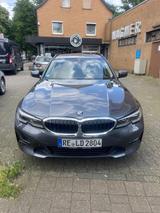 BMW 320d Touring Sport Line Automatik Sport Line - BMW 320 in Duisburg