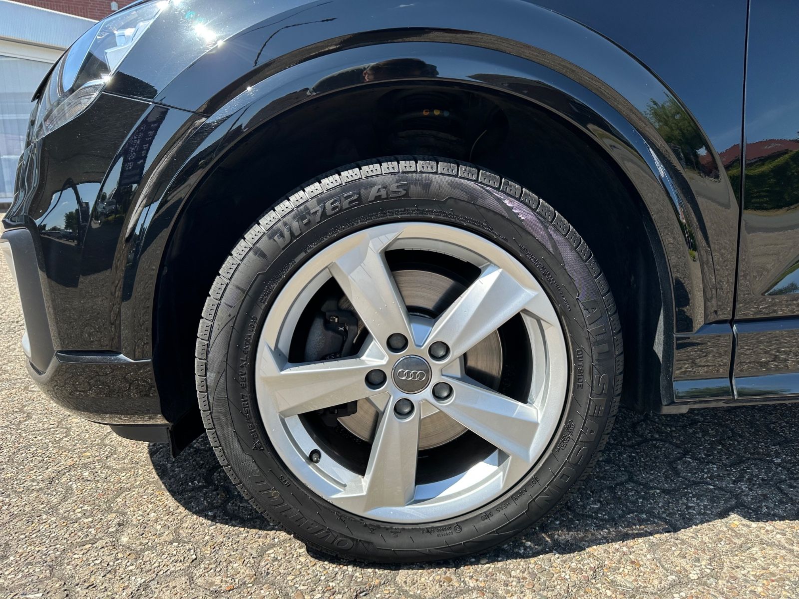 Fahrzeugabbildung Audi Q2 1.0 TFSI sport ultra Navi/GRA/SHZG/Einparkh