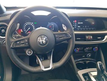 Alfa-Romeo Stelvio - 8