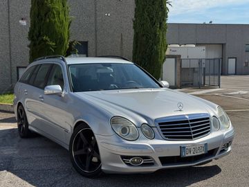 Mercedes E 220 - 2