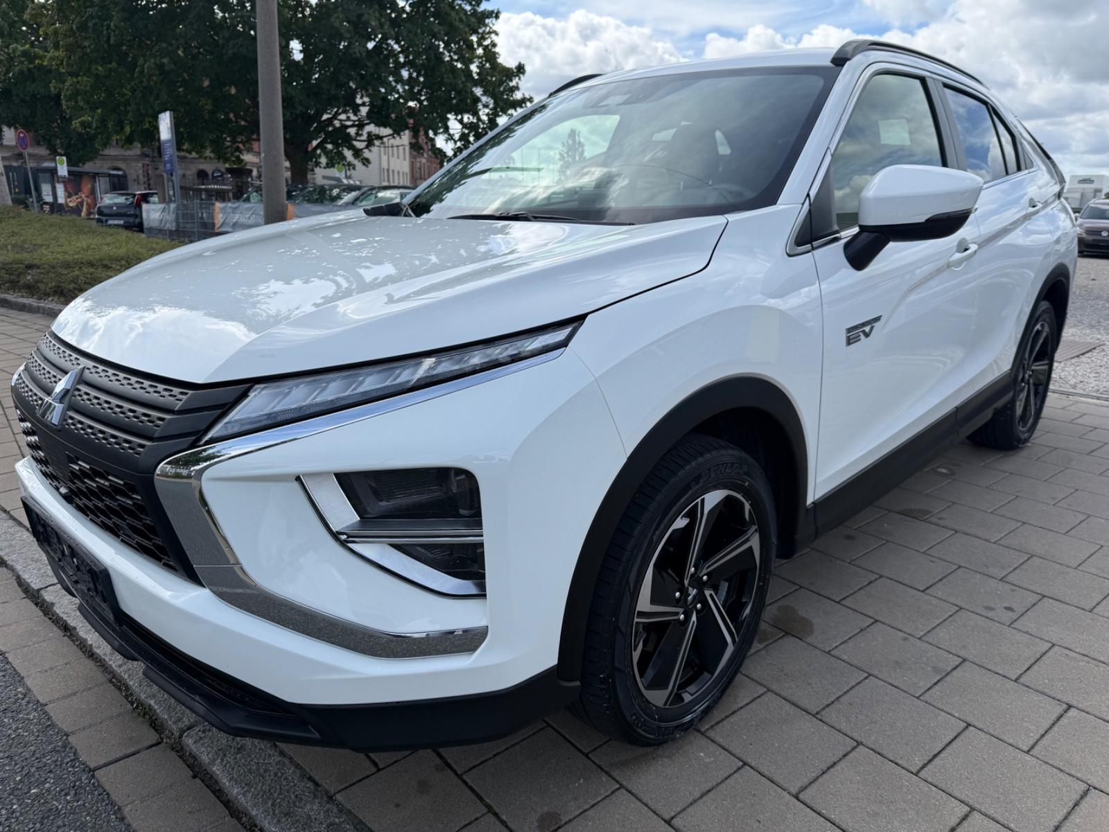 Mitsubishi Eclipse Cross Hybrid 4WD 1. Hand