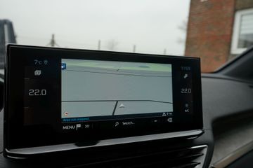 Fahrzeugabbildung Peugeot 5008 GT Line*Navi*Kamera*Panorama*ACC