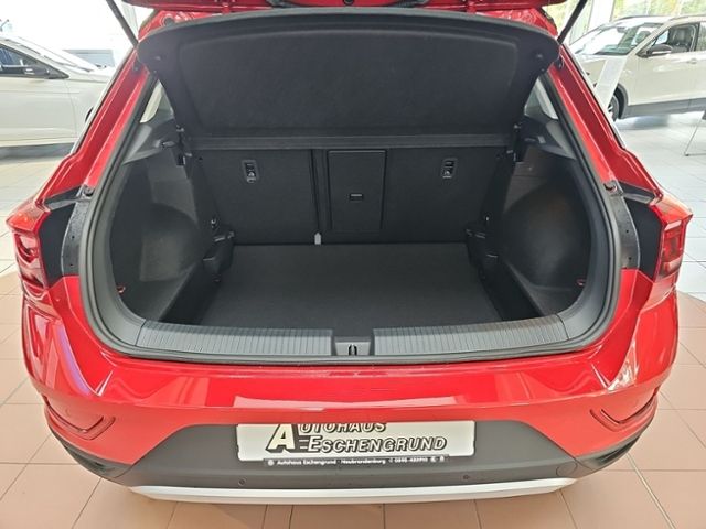 Fahrzeugabbildung Volkswagen T-Roc 1.5 TSI DSG Move NAVI SHZ APP LM17 GJR