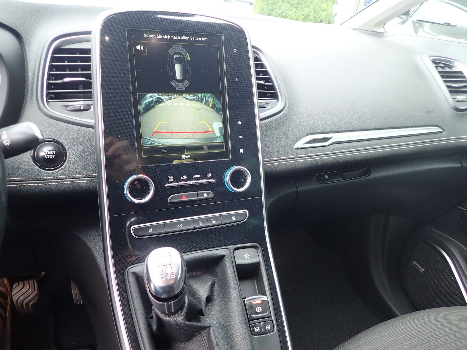 Fahrzeugabbildung Renault Grand Scenic TCe 160 BOSE EDITION 7-SITZER/NAVI/