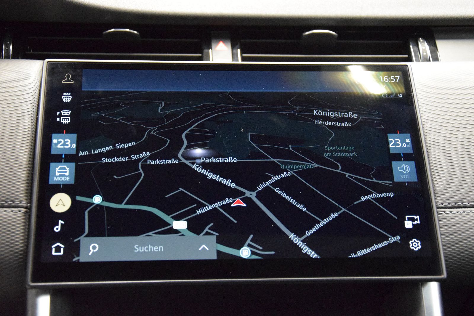 Fahrzeugabbildung Land Rover Discovery Sport Dynamic SE AWD Pano ACC Memory