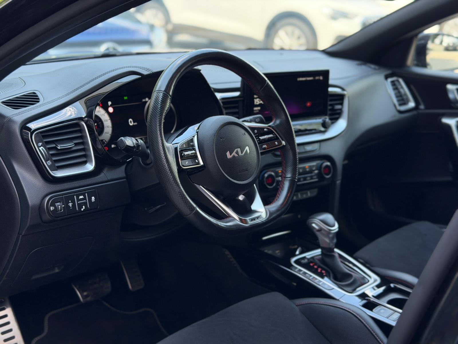 Kia Ceed GT/Automatik/LED/JBL/AHK/Alcantara/47700km
