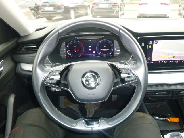 Fahrzeugabbildung Skoda Octavia Combi 2.0 TDI, Clever>AUT/AHK/PANO/ACC<