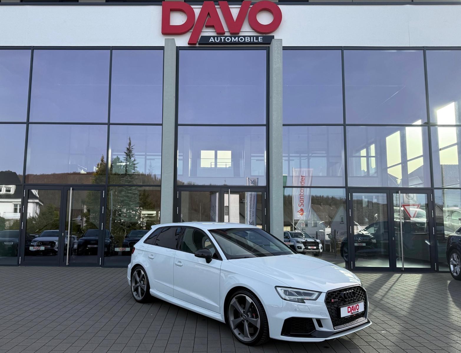 Audi RS3 Sportback 2.5 TFSI quattro Optik schwarz