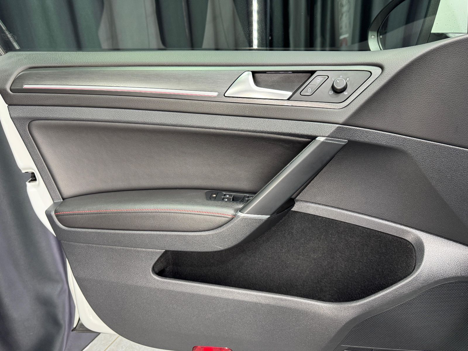 Fahrzeugabbildung Volkswagen Golf VII Lim. GTI BMT/Start-Stopp