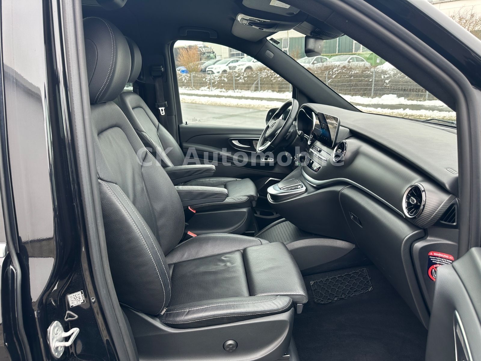 Fahrzeugabbildung Mercedes-Benz V 300 Avantgarde Edition AMG-LIne 4Matic Lang