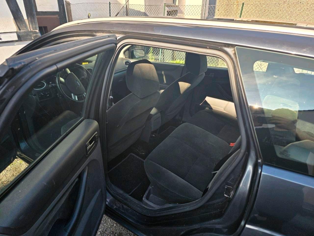 Ford Focus 2005 — photo 5