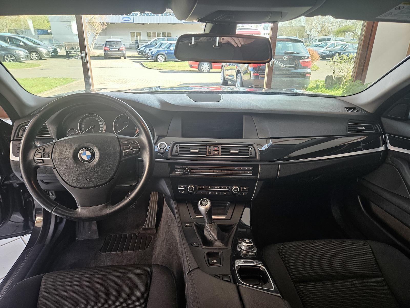 BMW 520 2011 — photo 10