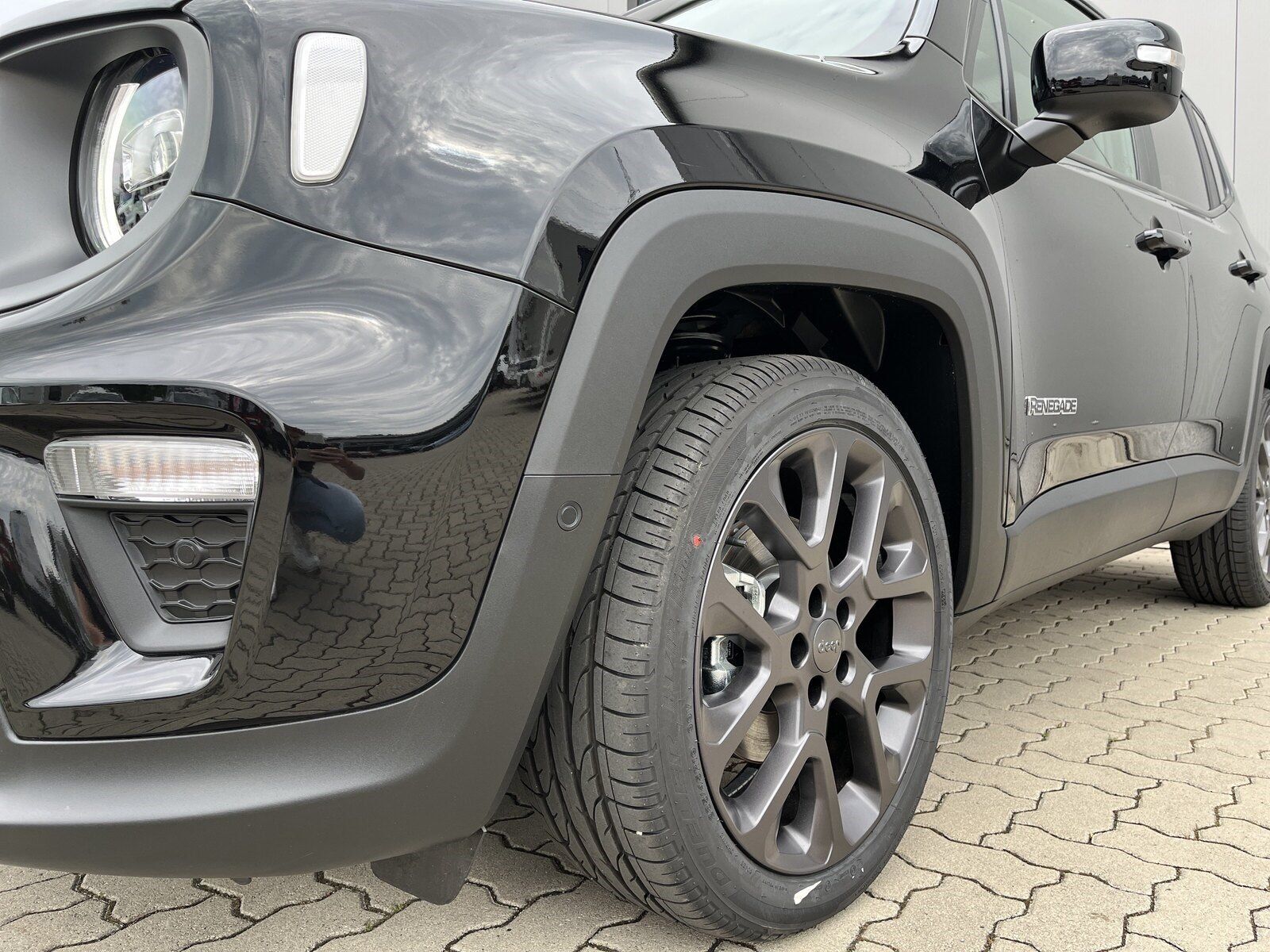 Fahrzeugabbildung Jeep Renegade S-Edition 1.5l MHEV 48V 96 kW (130PS) D