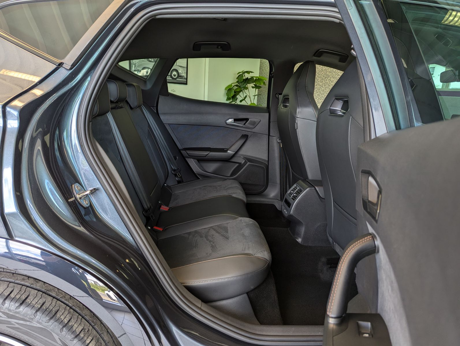 Fahrzeugabbildung CUPRA Formentor 1.5 eTSI Dynamic / Edge-Paket ACC 18"