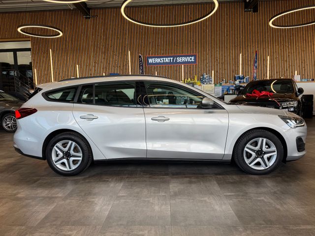 MYAUTOCENTER – Gebraucht- und Jahreswagen mit Werkstattservice in Pfaffenhofen Ford Focus *KEYLESS*TEMPO*SIHZ*LKHZ*NAVI*LED*