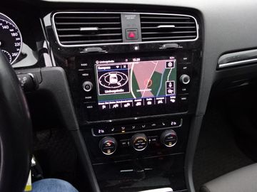 Fotografie 22 des VW Golf Variant VII 2.0 TDI Highline*AHK*LED*SHZ*Al