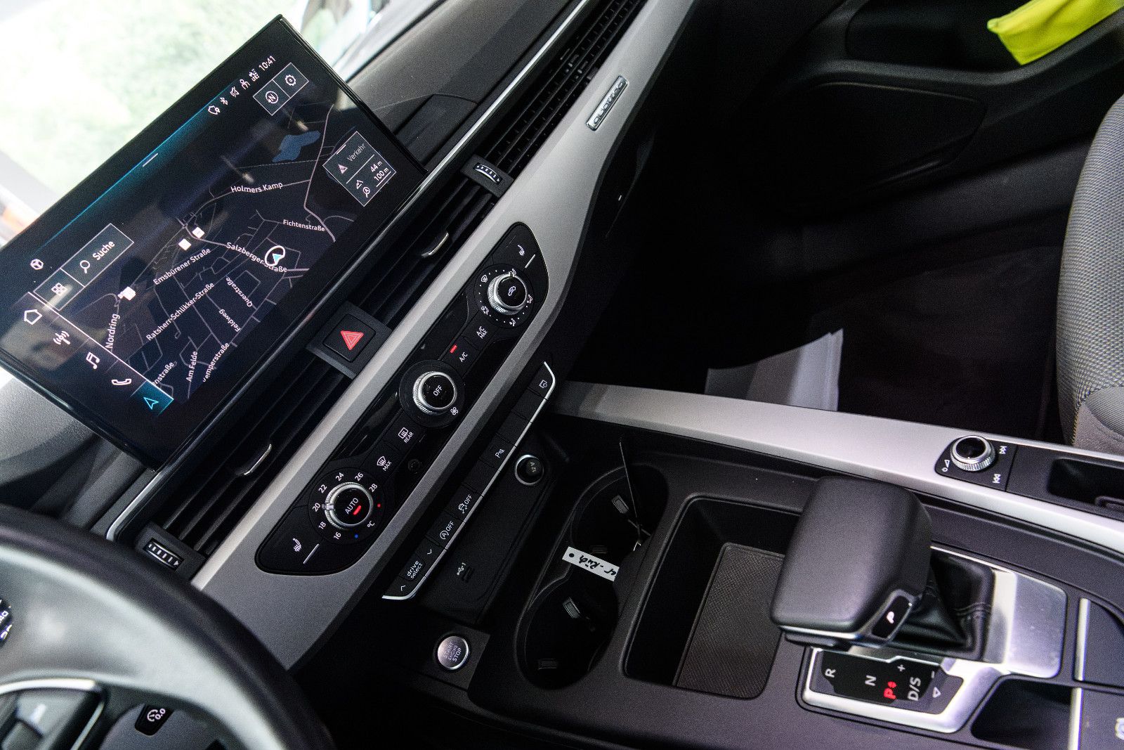 Fahrzeugabbildung Audi A4 Avant 40 TDI quattro advanced +AHK+Matrix LED