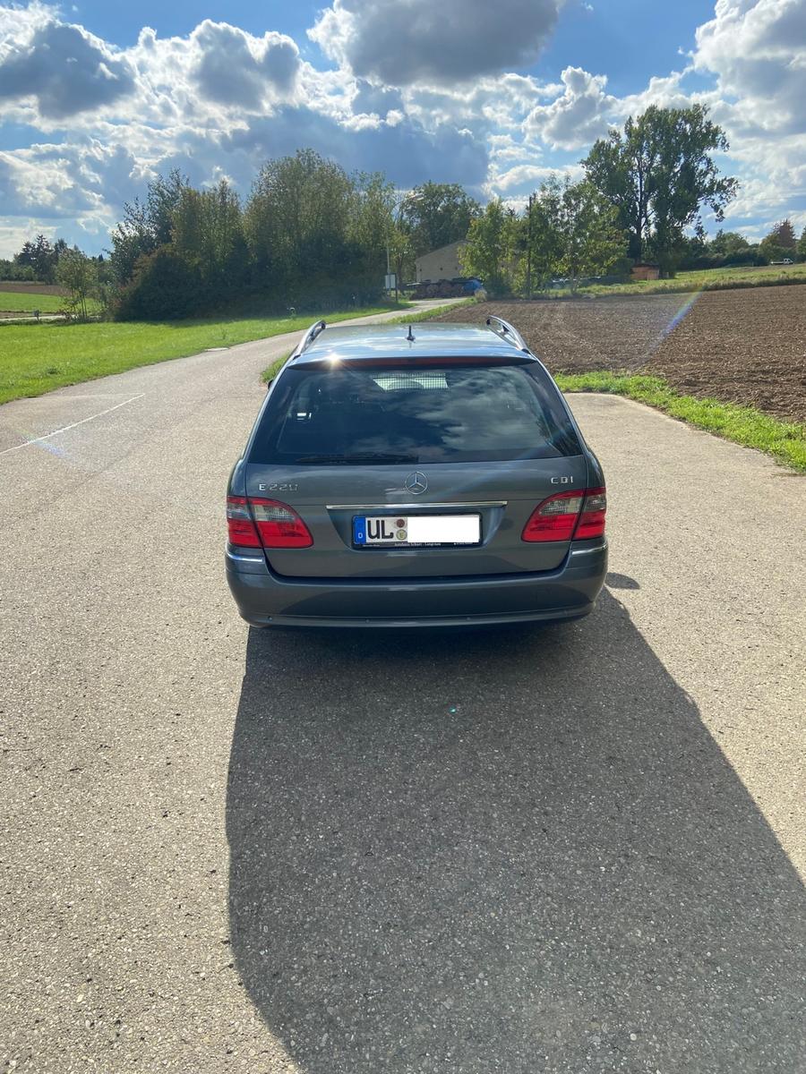Mercedes-Benz E 220 W211