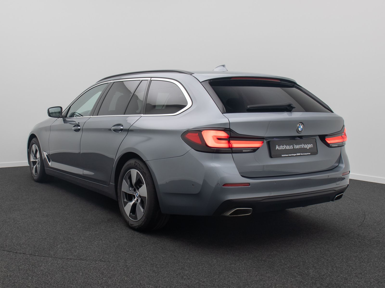 Fahrzeugabbildung BMW 520d DisplKey 4xKlima Laser HUD DAB Kamera AHK