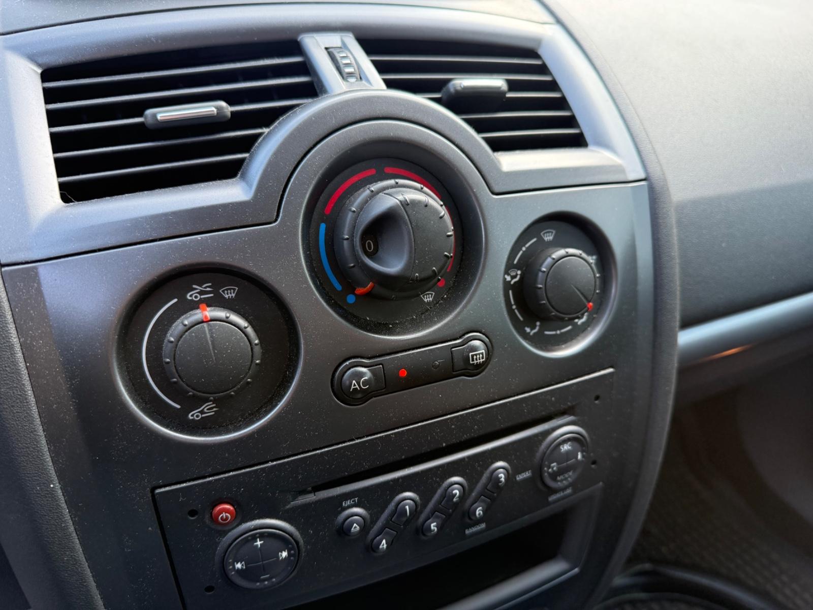 Renault Megane 2006 — photo 9