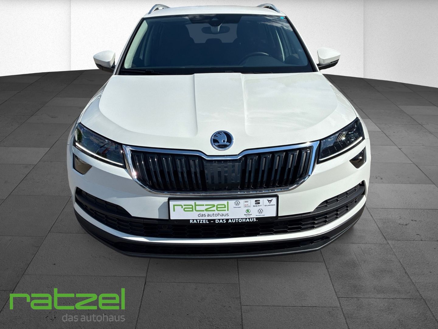 Fahrzeugabbildung SKODA Karoq 1.5 TSI Clever Ambition Navi LED ACC RFK D