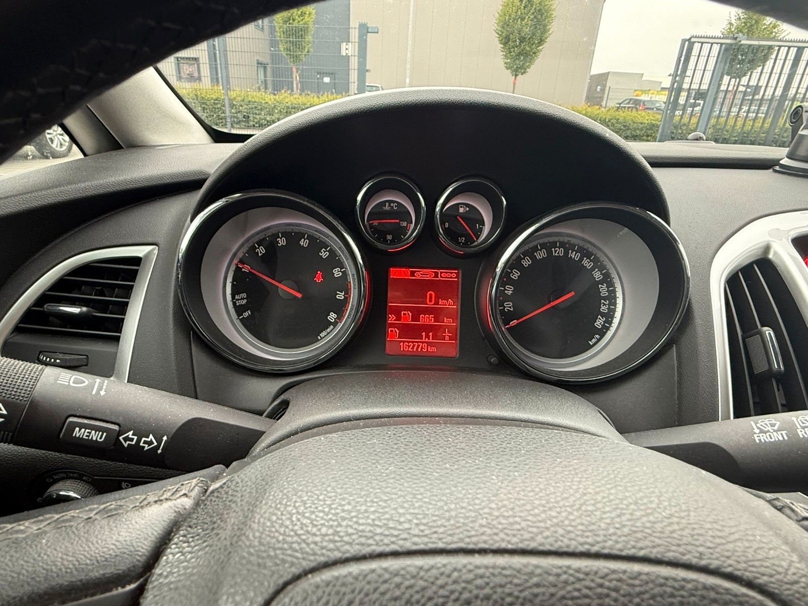 Fahrzeugabbildung Opel Astra J Sports Tourer Style