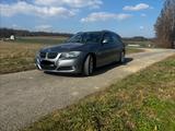 BMW 330d Touring Automatik - - gebrauchte BMW 330 aus dem Jahr 2012
