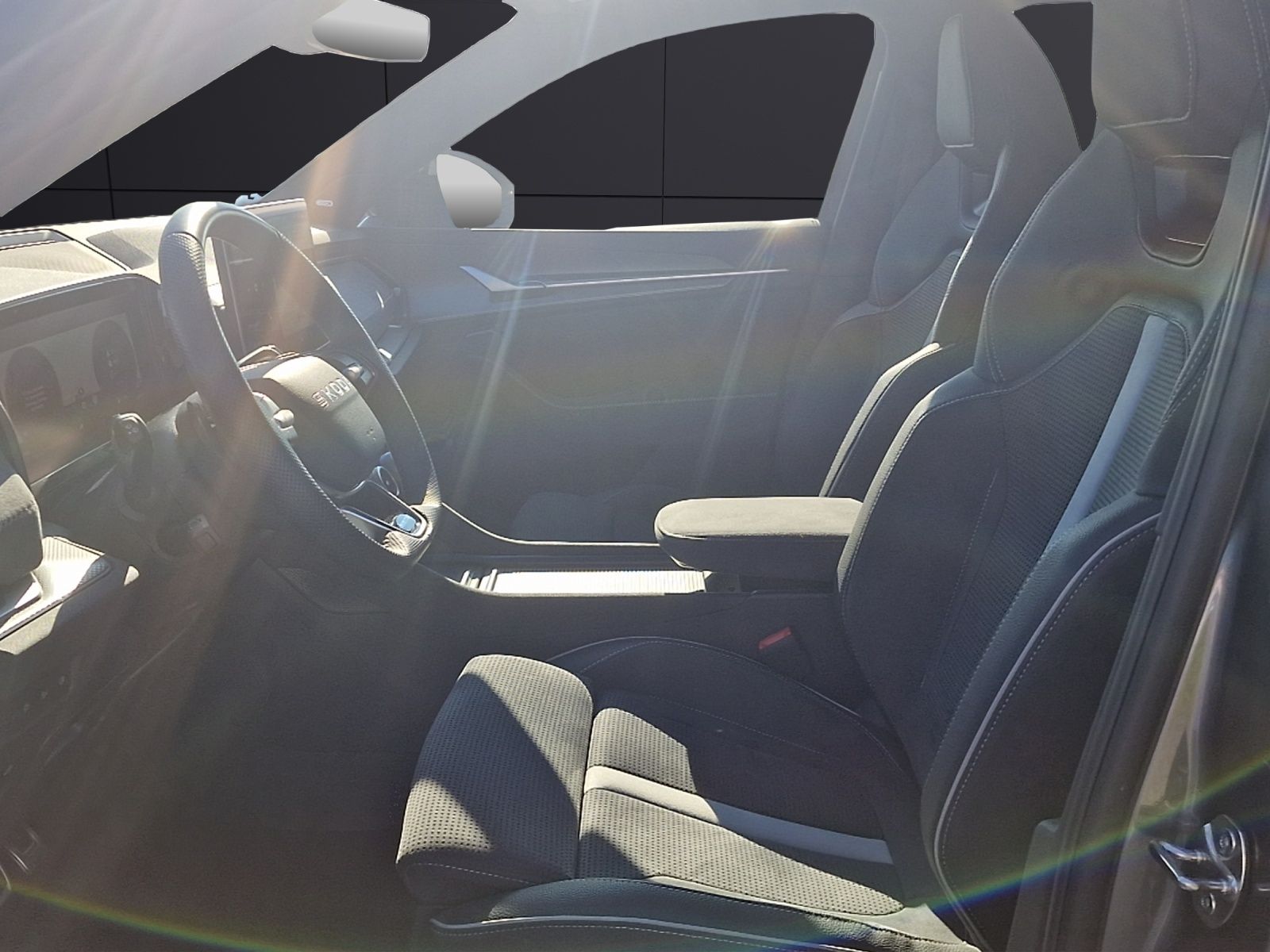 Fahrzeugabbildung SKODA Kodiaq 4x4 Sportline Matrix Navi ACC AHK STHZ SH