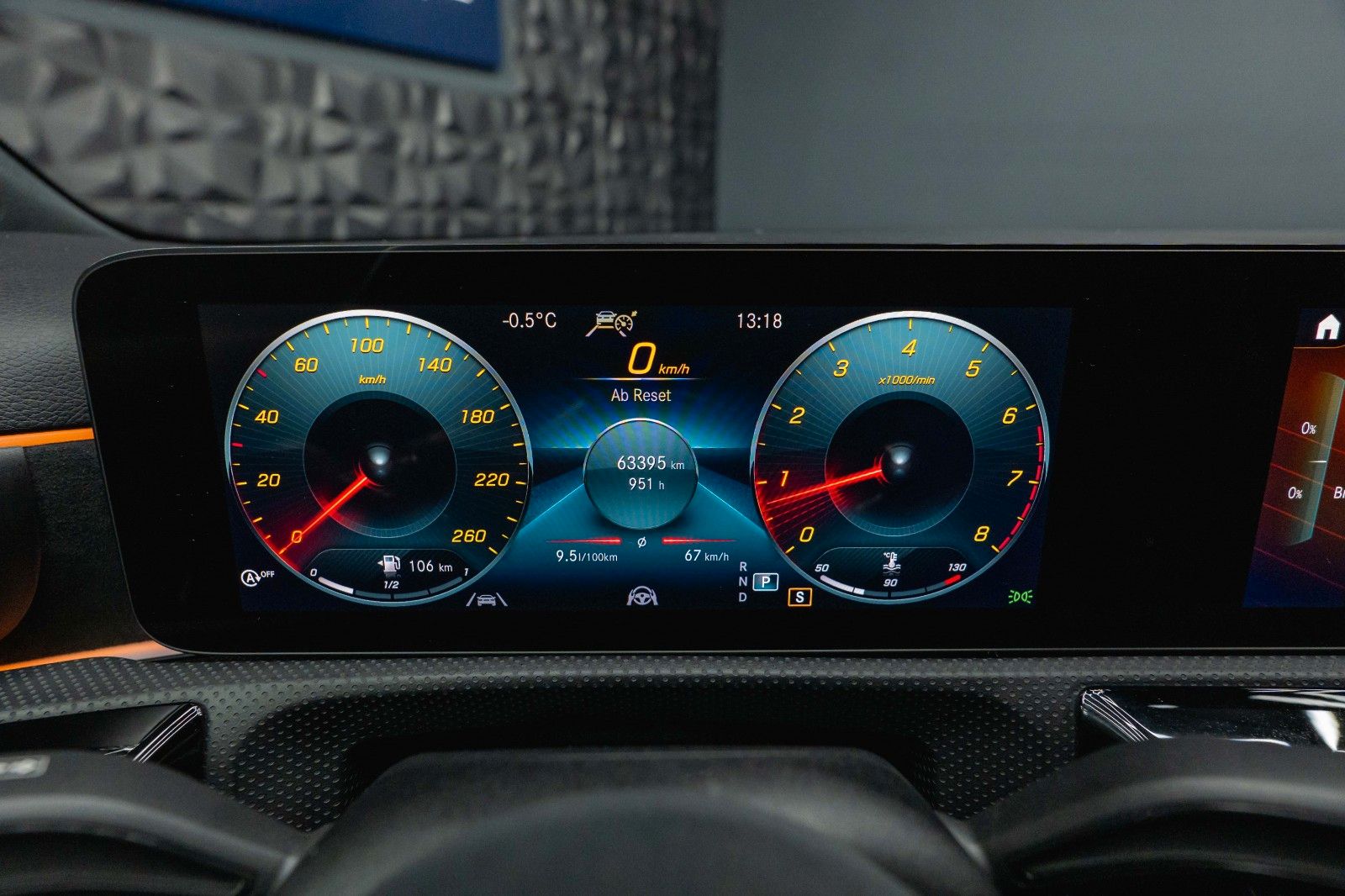 Fahrzeugabbildung Mercedes-Benz A 250 AMG Line Night-Paket *ACC*Head Up*DAB*19%*