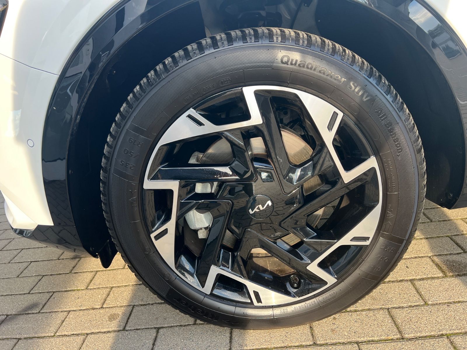 Fahrzeugabbildung Kia SPORTAGE 1.6T PHEV GTL SD GD DRIVE SOUND