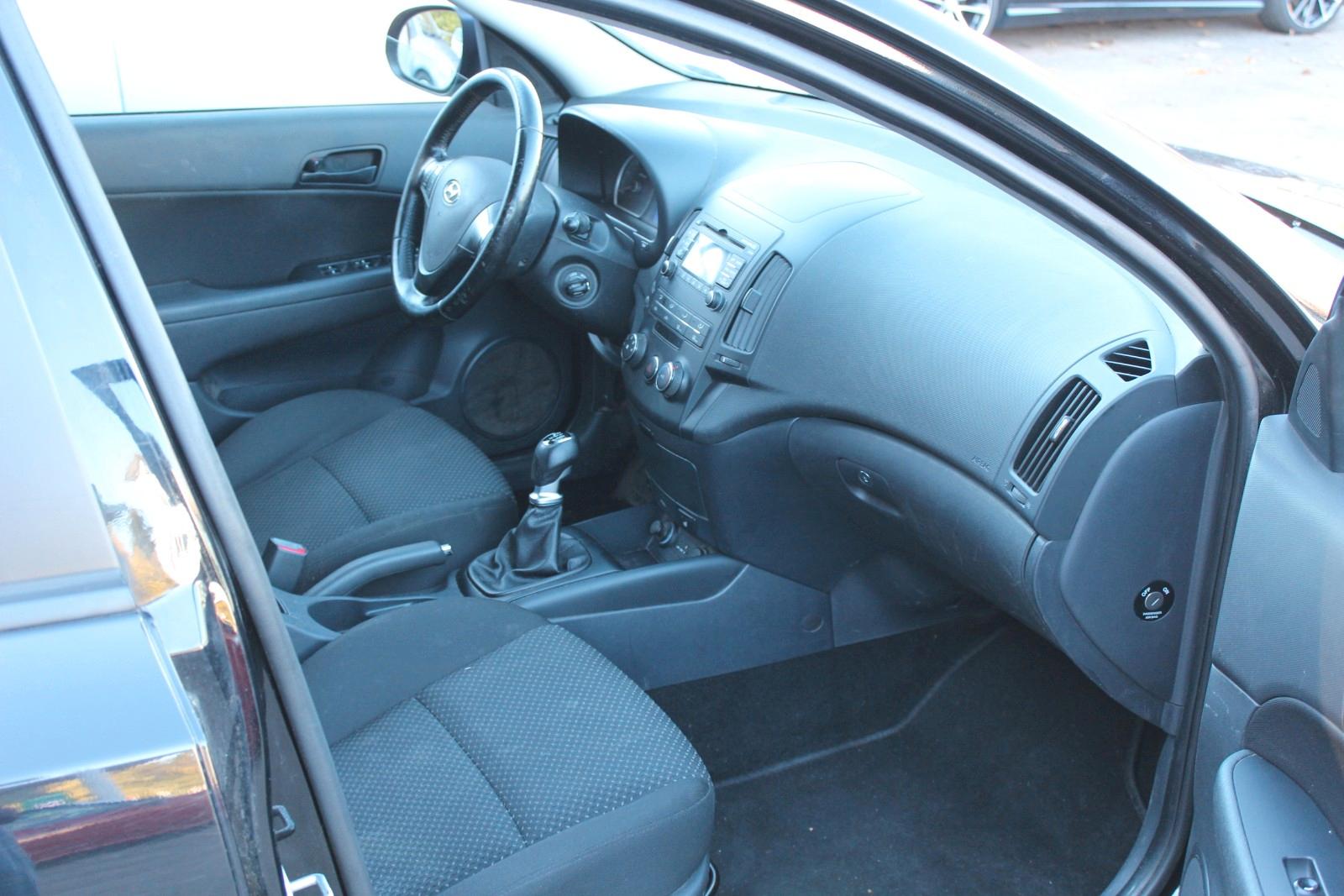 Hyundai i30 2012 — photo 10