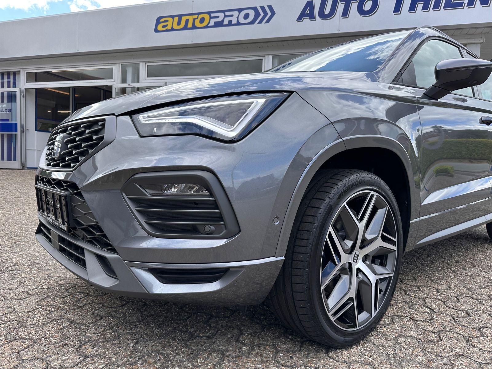 Fahrzeugabbildung SEAT Ateca FR 1.5 TSI DSG ACC/NAVI/LED/PDC/eHeck/SHZ