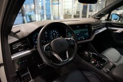 VW Touareg TDI R-Line | Leder | HuD | Luftfederung VW Touareg TDI R-Line | Leder | HuD | Luftfederung