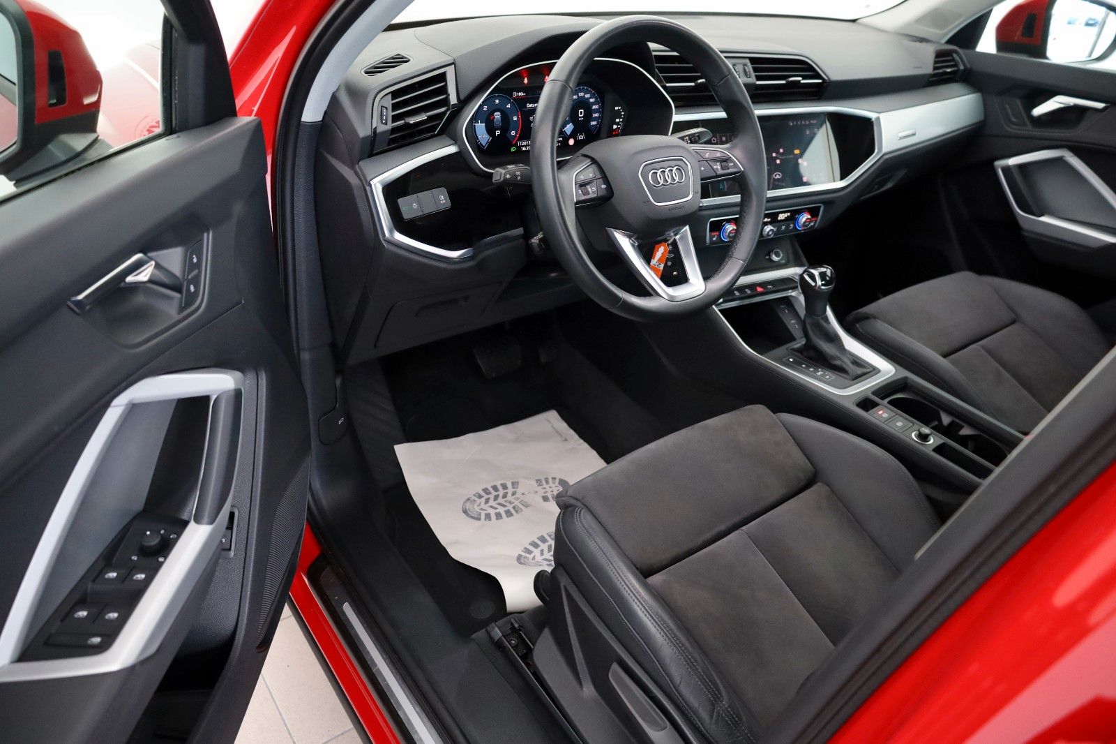 Fahrzeugabbildung Audi Q3 40 TDI quattro,TLeder,Navi,LED,360°Kamera,AHK
