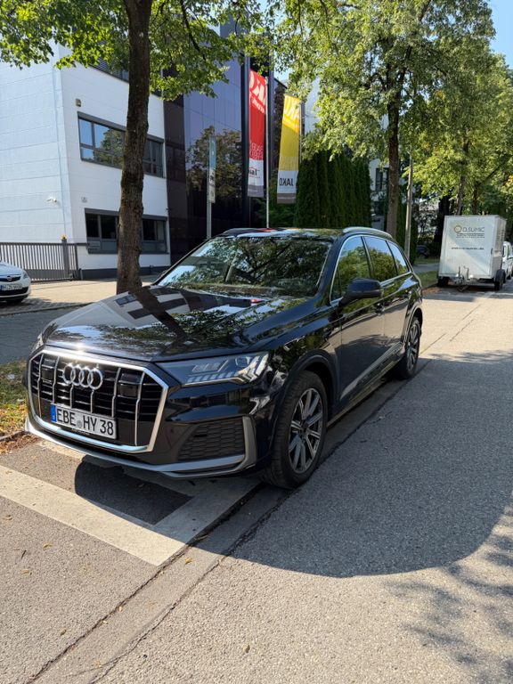 Image of Audi Q7