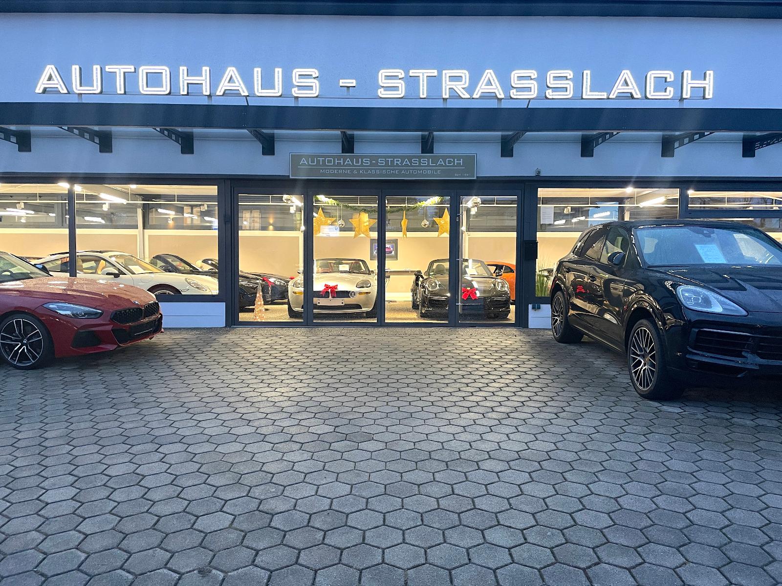 showroom-image-top