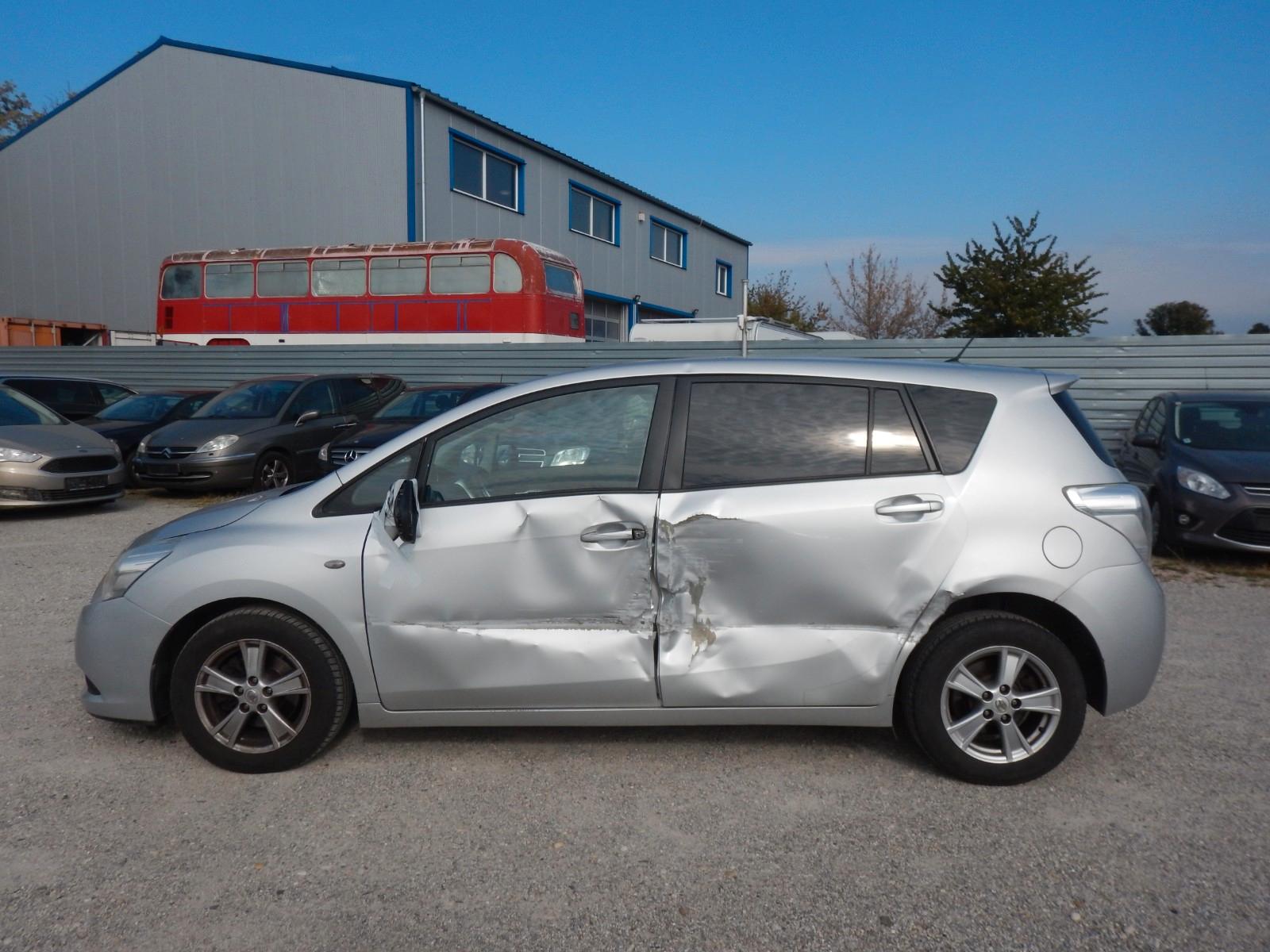 Toyota Verso 2011 — photo 25