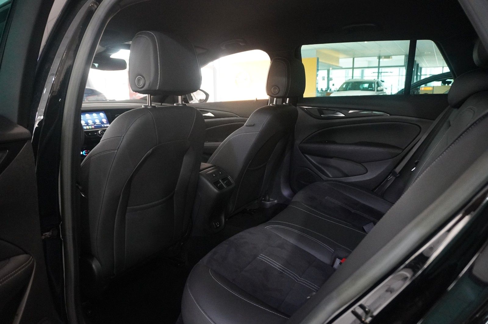 Fahrzeugabbildung Opel Insignia B ST 2.0D ULTIMATE NAVI/LED/OPC/VIRTU.