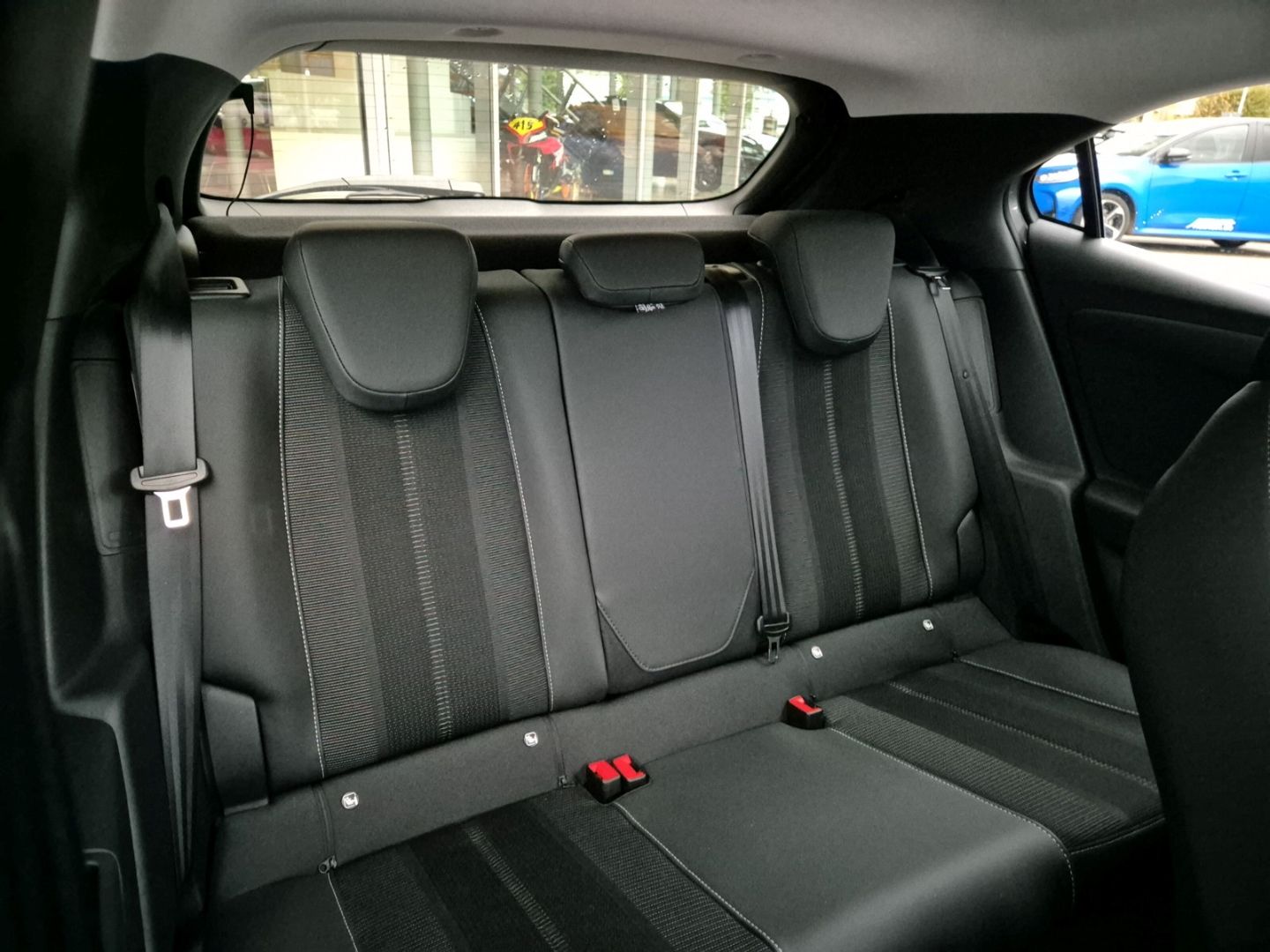 Fahrzeugabbildung Opel Mokka Elegance Digitales Cockpit LED Apple CarPl