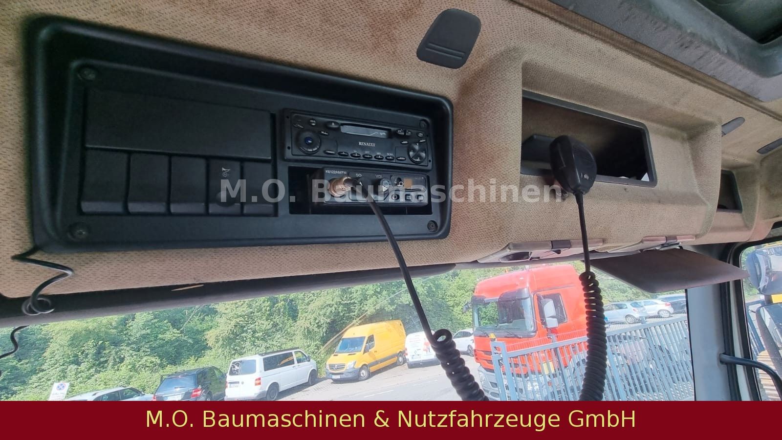Fahrzeugabbildung Renault Kerax 370.26 / 6x4 /3.SeitenKipper /Fassi F130A