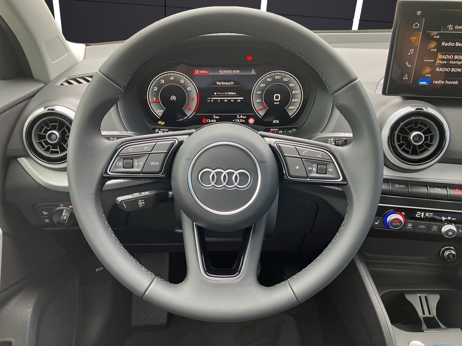 Fahrzeugabbildung Audi Q2 35 TFSI advanced Matrix, virtual cockpit plus