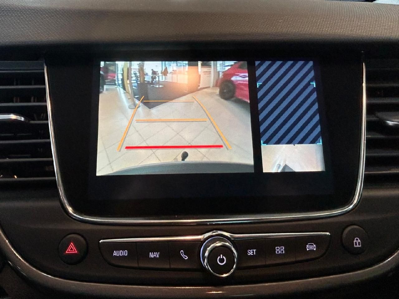 Fahrzeugabbildung Opel Crossland Elegance