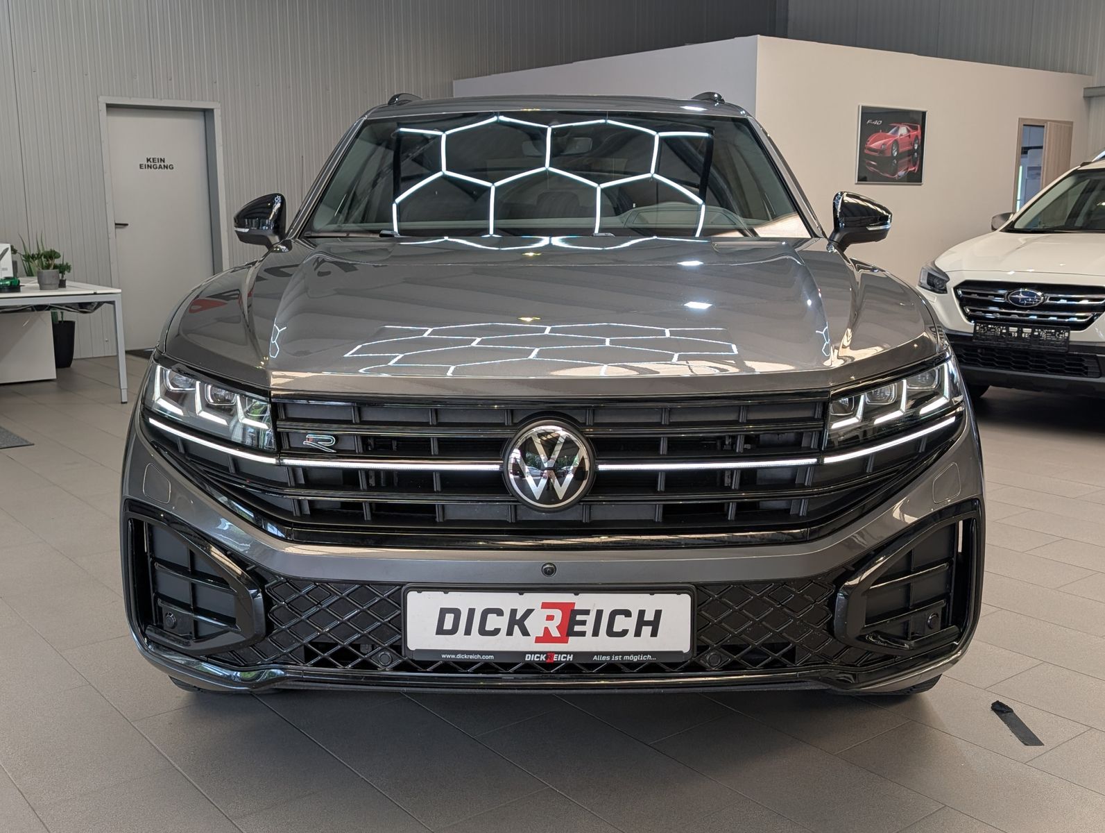 Fahrzeugabbildung Volkswagen Touareg 3.0TDI 4M R-Line VOLL Black 22" UPE 114T