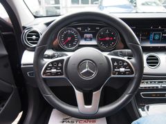 Fahrzeugabbildung Mercedes-Benz E 220 d T-Modell Kamera SHZ LED AHK! Hybridantri
