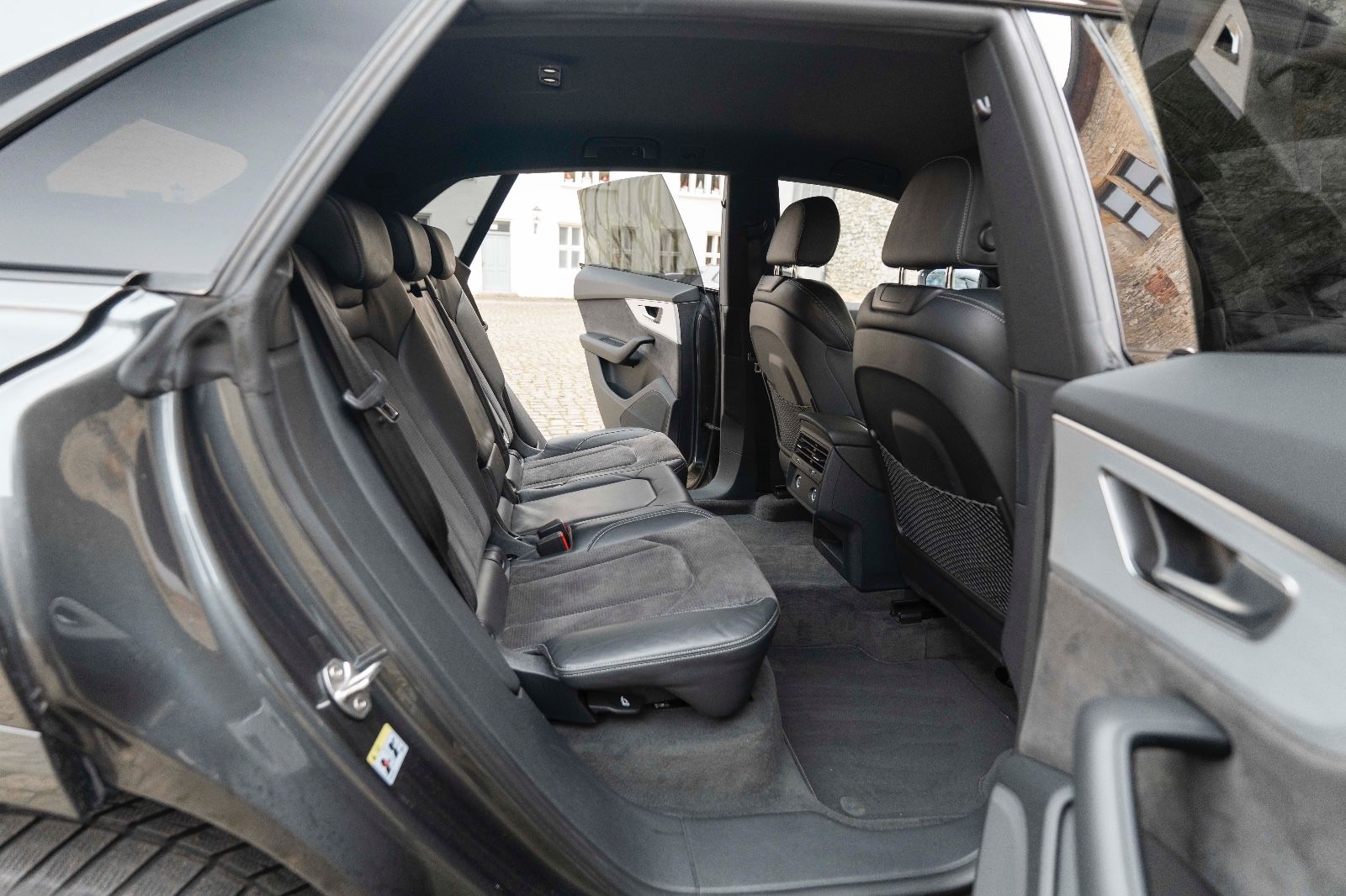 Fahrzeugabbildung Audi Q8 50 TDI quattro S-LINE TOTW DSP MATRIX PDC