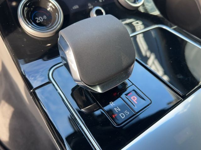 Fahrzeugabbildung Land Rover Range Rover Velar P250 Navi 360° Kamera AHK-abne