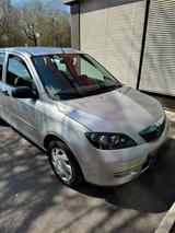 Mazda Ich Verkaufe mein Mazda 2 das auto Top gut... - Mazda aus 2006: Mazda2
