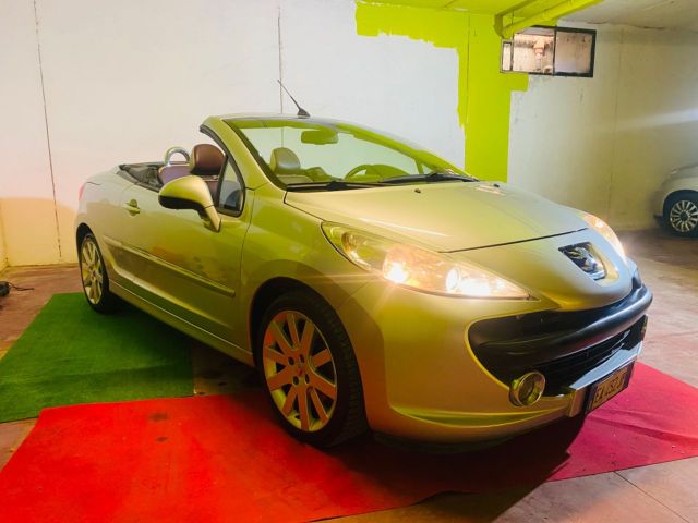 Peugeot 207 1.6 8V HDi 112CV CC Féline