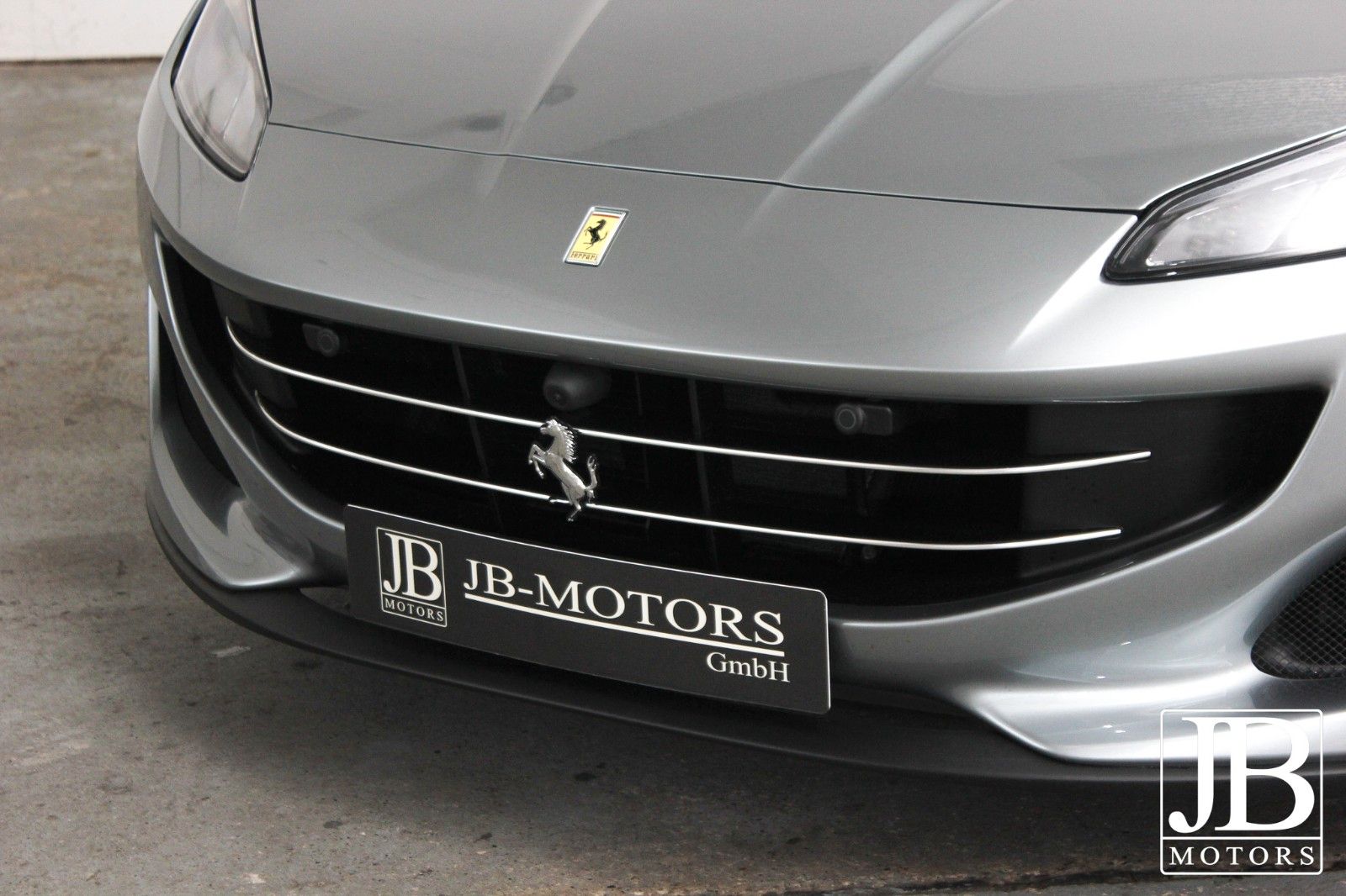 Fahrzeugabbildung Ferrari Portofino LED Beifahrer Display Alcantara