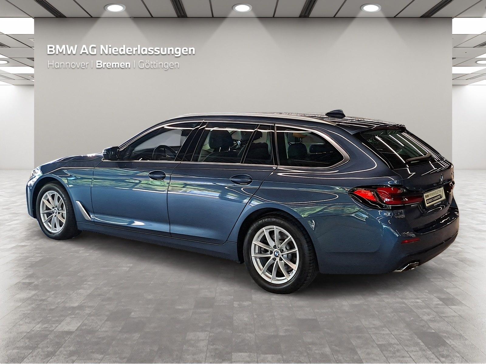 BMW 530i Touring LiveCockpitProf Head-Up Kamera